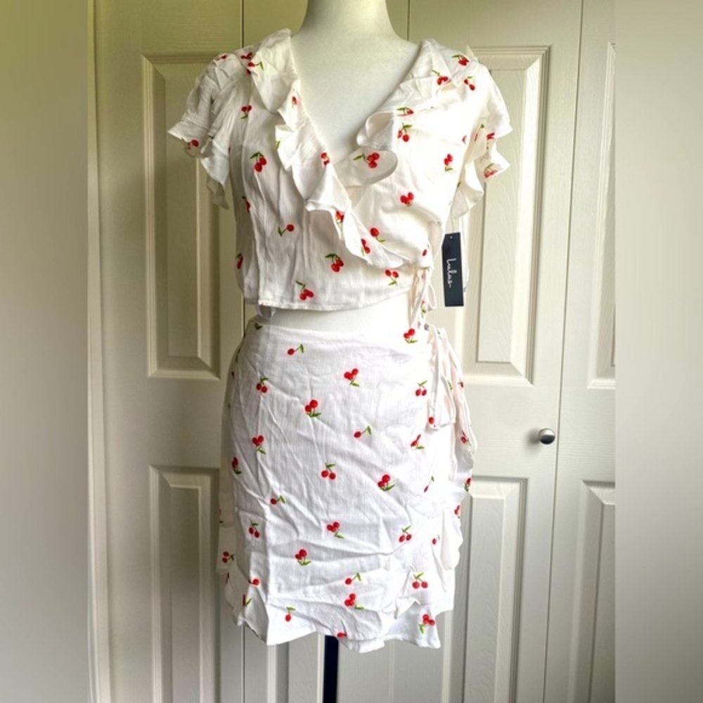 BNWT Lulu’s Cherry Print White Ruffle Warp Top and Skirt Matching Set Coord